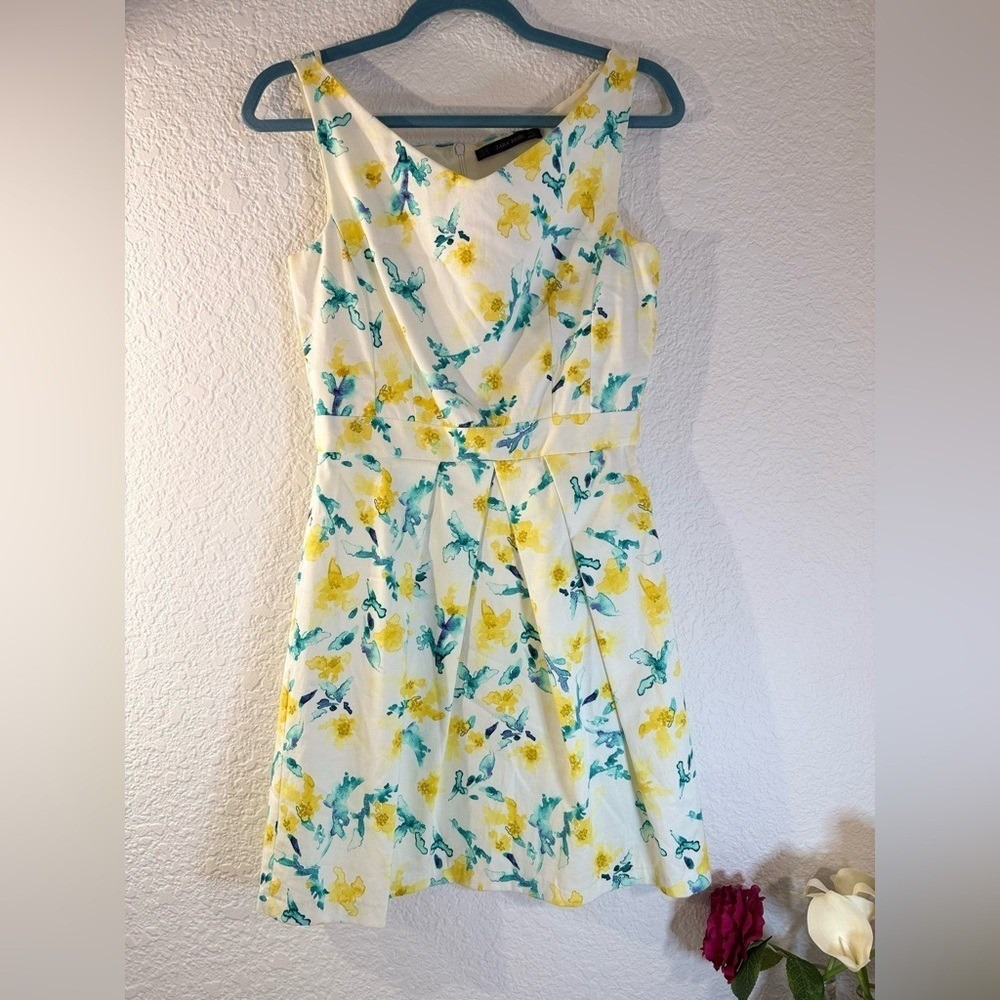 Zara‎ Basic Watercolor Floral V-Neck Pleated Dress Size M Fully Lined Back Zip